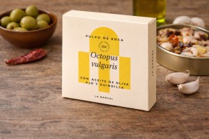 Ośmiornica w oliwie z oliwek Premium z czosnkiem i chilli 110g 